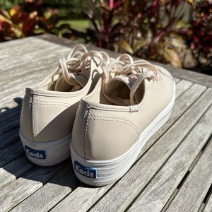 Less Comfort Foam Sneakers